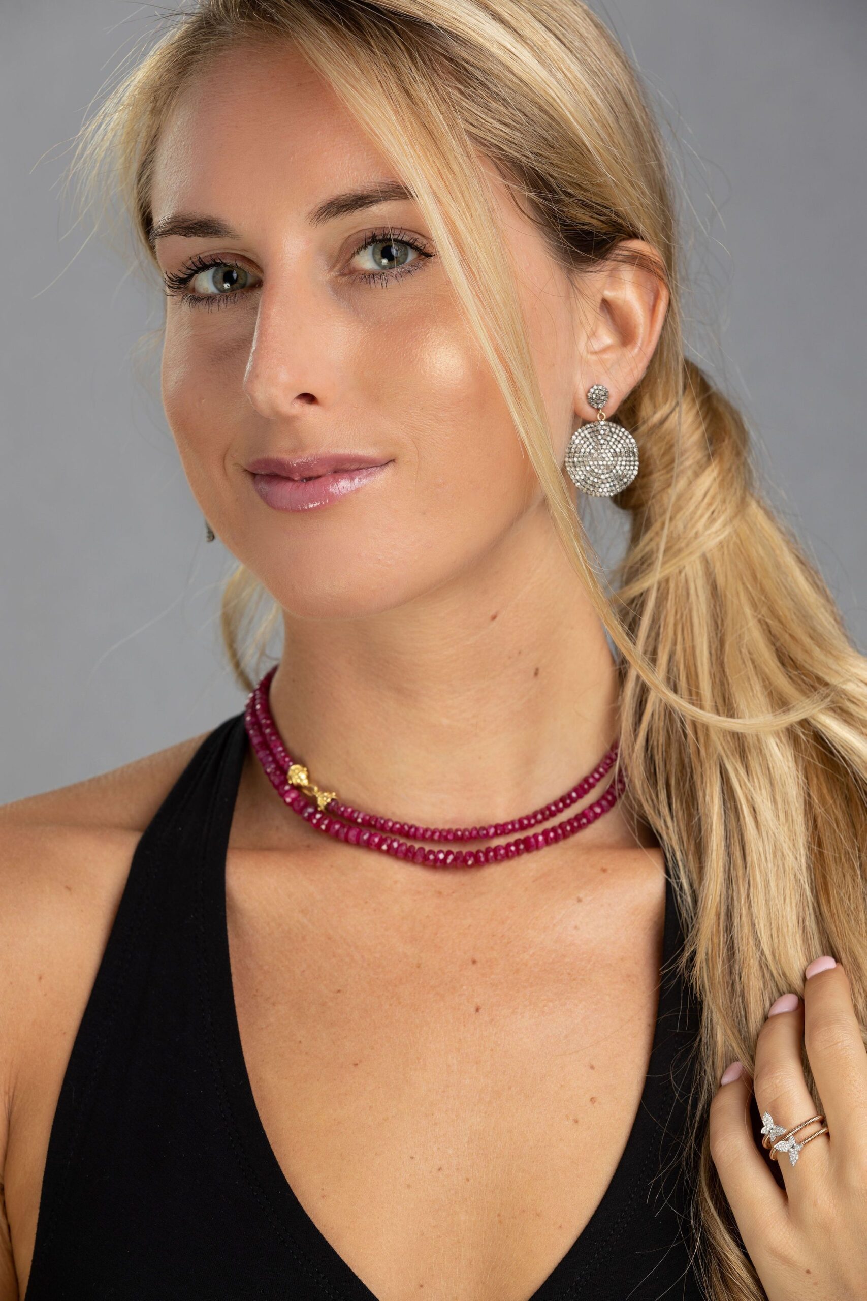 gray-diamond-earrings